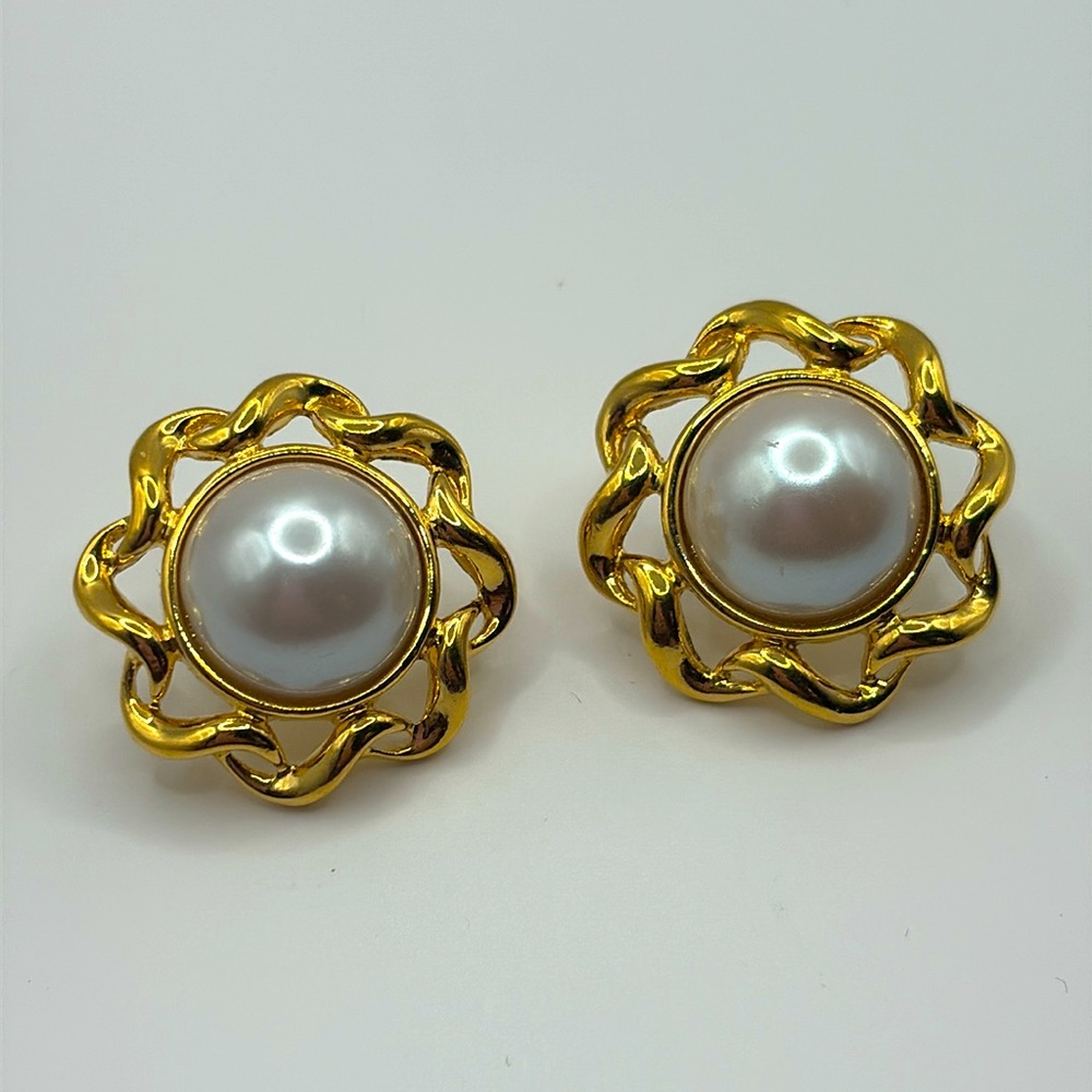 Elegant 22Kt Gold and Pearl Twist Earrings